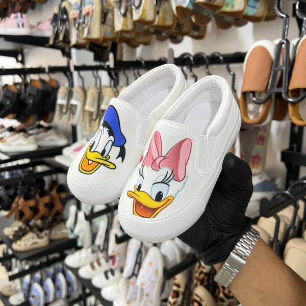 ⁦بانس Ta بطوط ابيض _ Donald Duck 🦆 Vans⁩ - الصورة ⁦3⁩