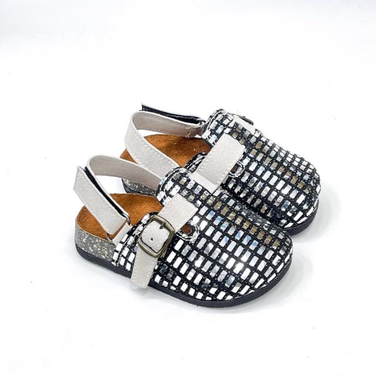 photo_5848378159068285976_y