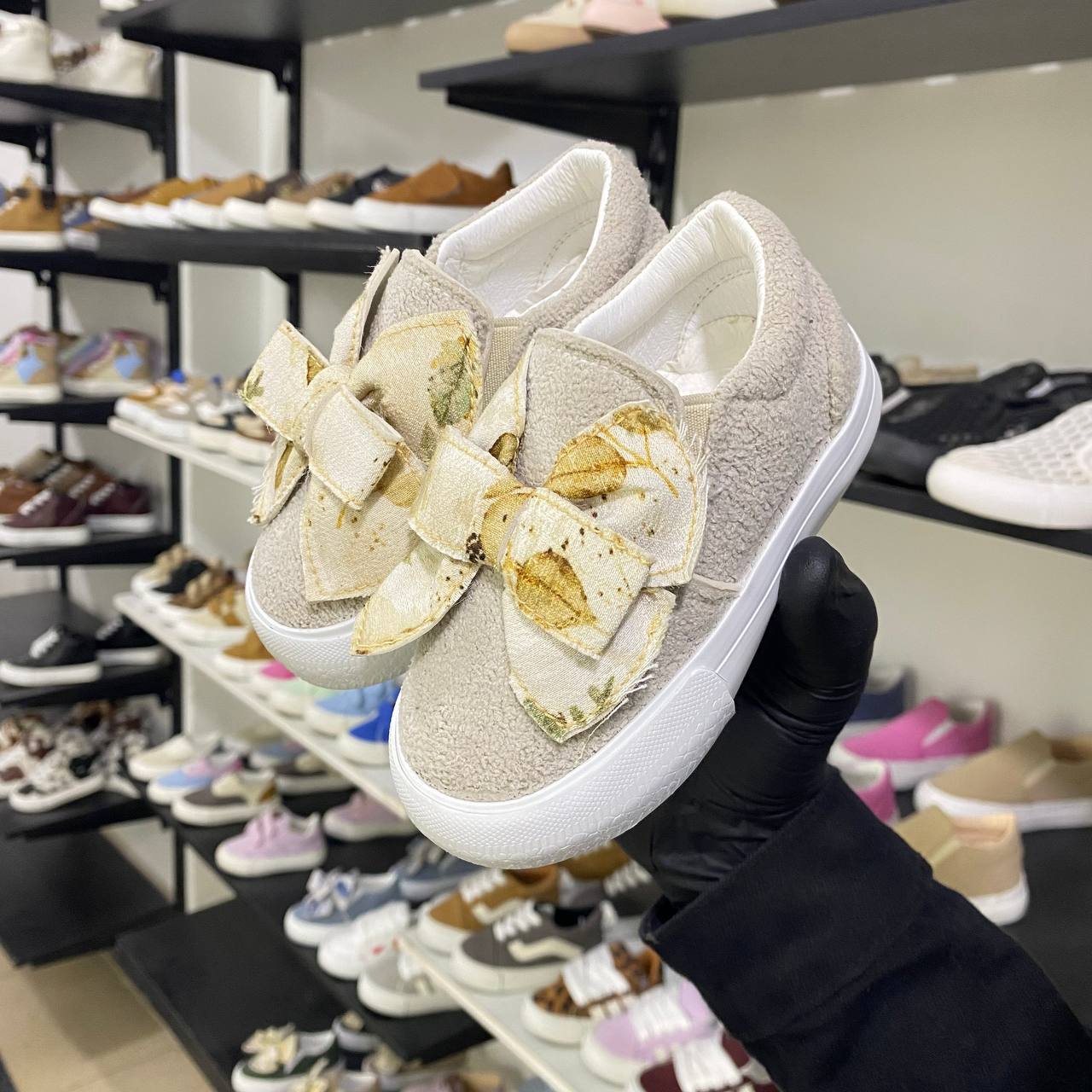 بانس V-20 فيونكه بيج _ Vans with a Bow 🎀 - الصورة 2