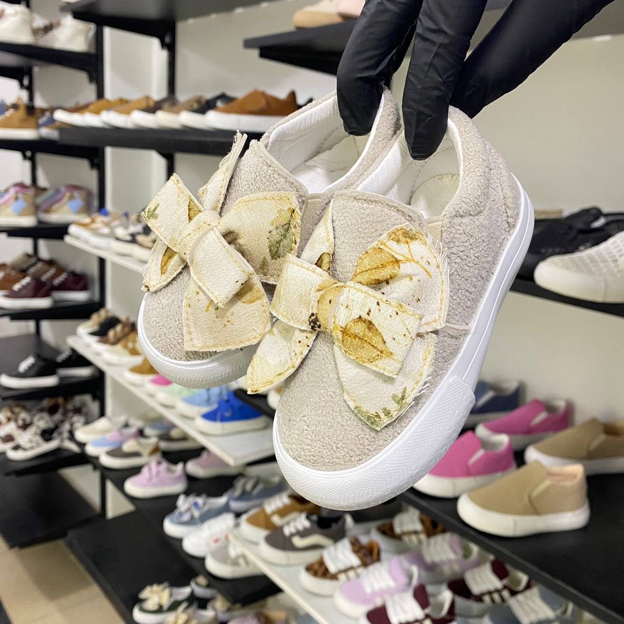 بانس V-20 فيونكه بيج _ Vans with a Bow 🎀 - الصورة 3