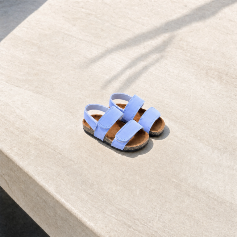 sandal_scene_lavender